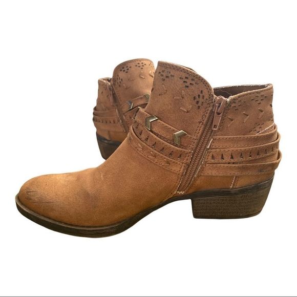 Francesca’s tan ankle bootie size 8.5 GUC - Picture 5 of 8